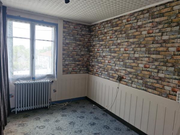 ENSEMBLE IMMOBILIER : MAISON et 2 APPARTEMENTS