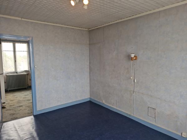 ENSEMBLE IMMOBILIER : MAISON et 2 APPARTEMENTS