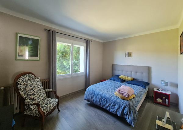 COUP DE C?UR ? Villa cossue avec piscine, calme absolu