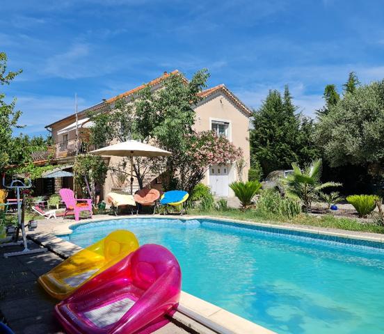 COUP DE C?UR ? Villa cossue avec piscine, calme absolu