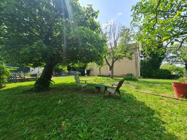 COUP DE C?UR ? Villa cossue avec piscine, calme absolu