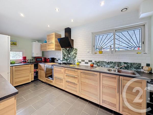 Maison à vendre  3 pièces - 66,41 m 2   SALLES  - 33