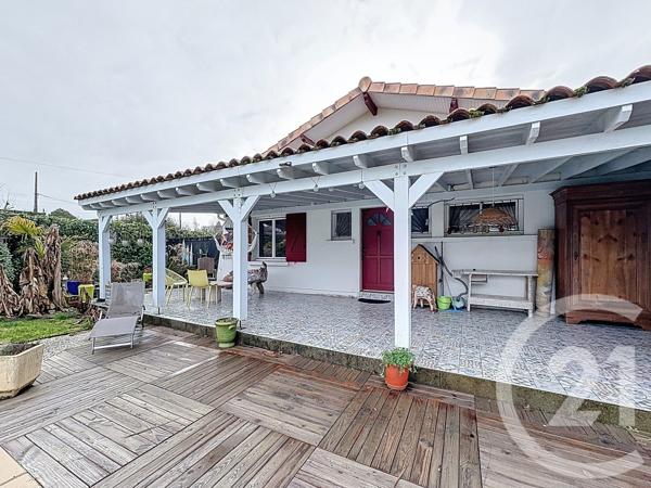 Maison à vendre  3 pièces - 66,41 m 2   SALLES  - 33