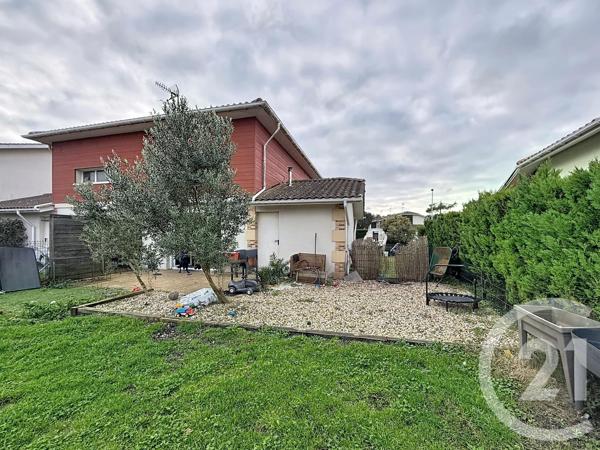 Maison à vendre  3 pièces - 66,41 m 2   SALLES  - 33
