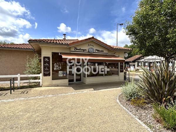 Bel ensemble immobilier au coeur de Saint Julien en Born