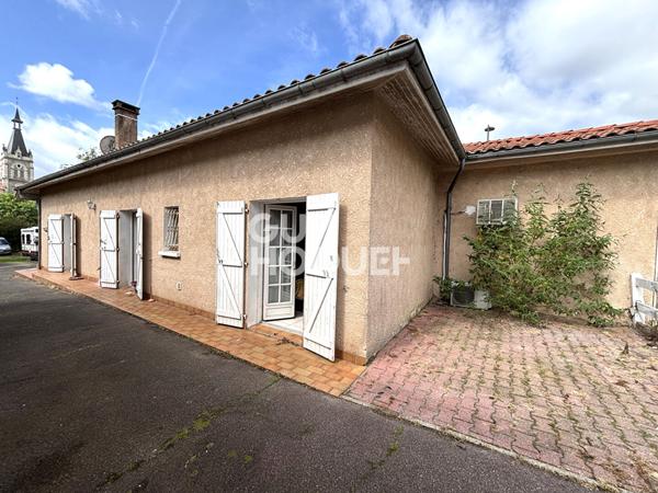 Bel ensemble immobilier au coeur de Saint Julien en Born