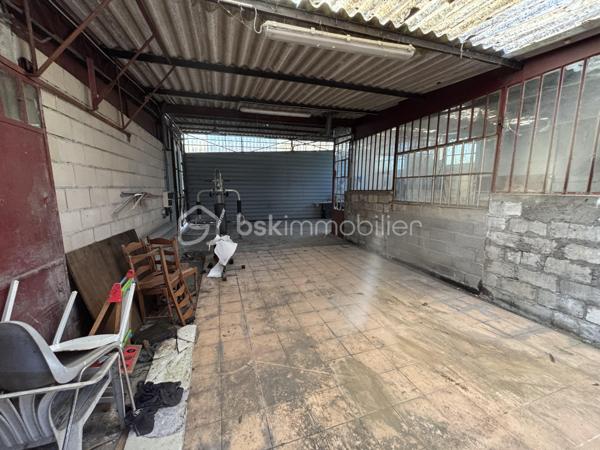 Terrain de 1 005 m²