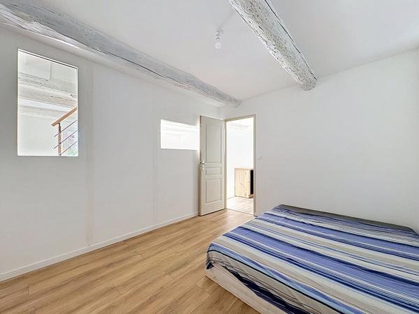 Maison 5 pièces de 99m² à Morieres Les Avignon