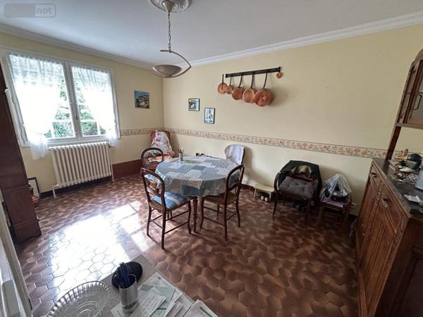 Maison à vendre à Saint-Berthevin en Mayenne (53940), ref : 53006-1296