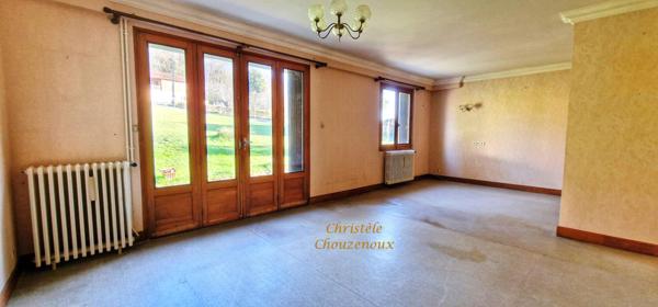 24120 Terrasson : Maison  de plain pieds  sur 4385m² de terrain