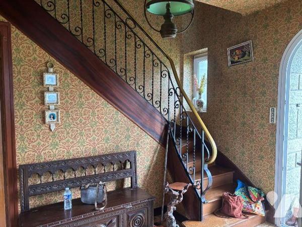 Maison a Vendre à LANGOLEN, en Finistère Sud (29), en EXCLUSIVITE, dans le Bourg, Maison Tradit...