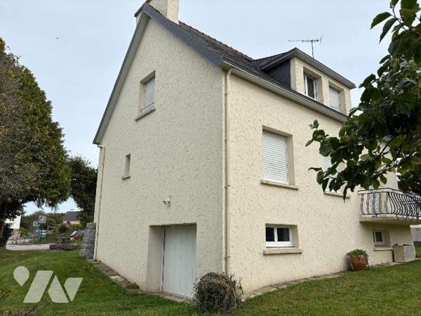 Maison a Vendre à LANGOLEN, en Finistère Sud (29), en EXCLUSIVITE, dans le Bourg, Maison Tradit...