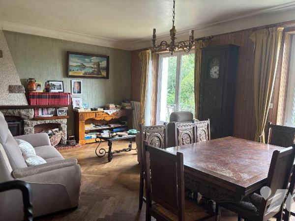 Maison a Vendre à LANGOLEN, en Finistère Sud (29), en EXCLUSIVITE, dans le Bourg, Maison Tradit...