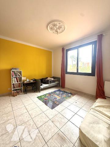 Maison avec terrain garage et annexe