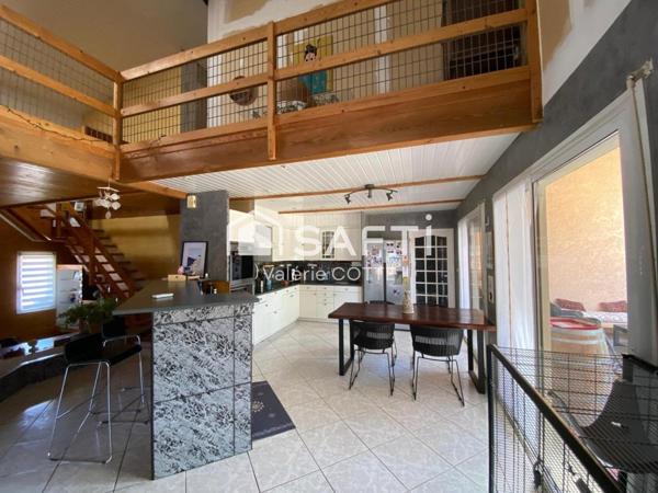 Bien Atypique A Fort Potentiel