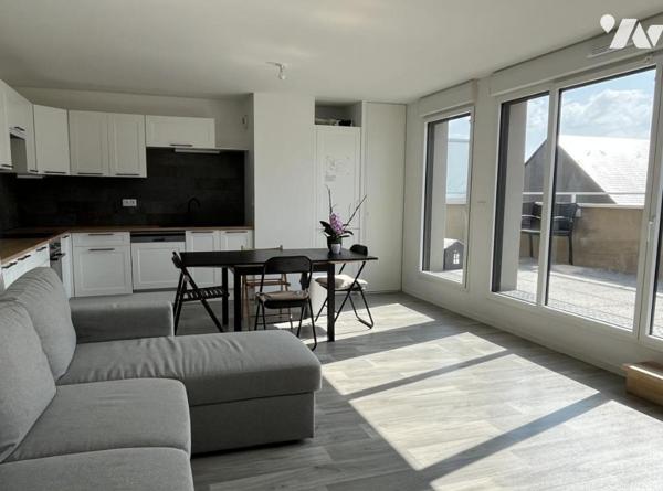 Appartement T5 dernier étage - centre ville de SAING GILLES