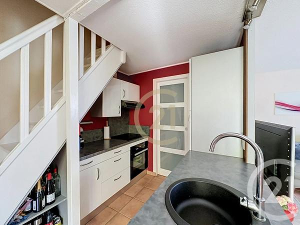 Appartement F3 à vendre  3 pièces - 47,01 m 2   UZES  - 30