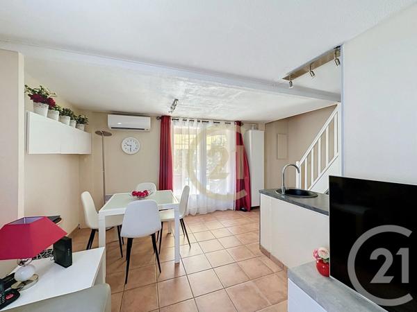 Appartement F3 à vendre  3 pièces - 47,01 m 2   UZES  - 30