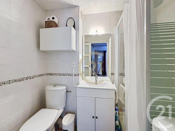 Appartement F3 à vendre  3 pièces - 47,01 m 2   UZES  - 30