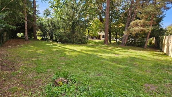 TRÉS BEAU TERRAIN  À BÂTIR - CALME - OMBRAGÉ & ARBORÉ - 2.000 M² ENVIRON