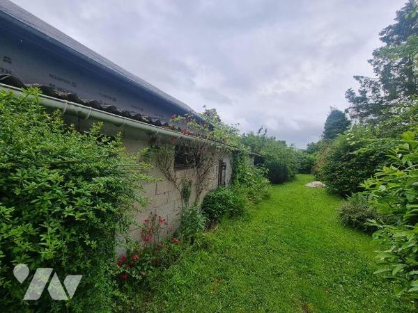 Beaucamps-le-Vieux  : Maison à usage d'habitation de type longère composée au rez-de-chaussée d...