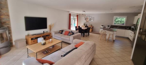 Cadolive (13950) maison Familiale avec garage terrasse et piscine