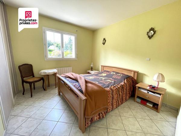 Maison 4 pièce(s) 98m2 PLAIN-PIED 3 chambres garage Abri de jardin  jardin 1500m2 287500 FAI
