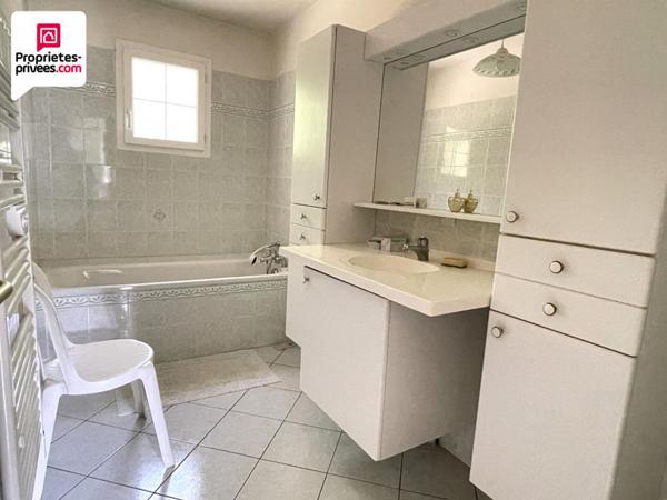 Maison 4 pièce(s) 98m2 PLAIN-PIED 3 chambres garage Abri de jardin  jardin 1500m2 287500 FAI