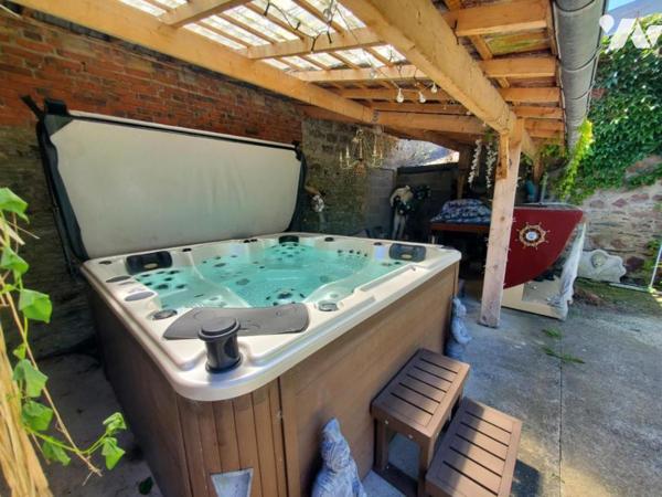 1272N - CHERBOURG , au coeur du quartier PASTEUR; rare ! propriété comprenant une maison de 220m²