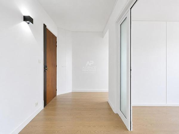CHATOU. Appartement 2 pièce(s) 57 m² 440 000 € **  - Référence  V30010381