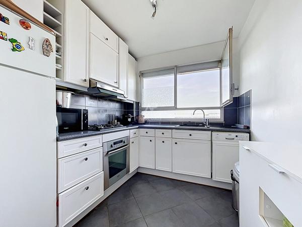CHATOU. Appartement 2 pièce(s) 57 m² 440 000 € **  - Référence  V30010381