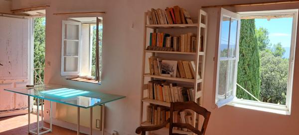 Gordes (84220) Gordes exceptionel sur 30000m2 de terrain, bergerie 152 m2 atelier bories piscine vue panoramique