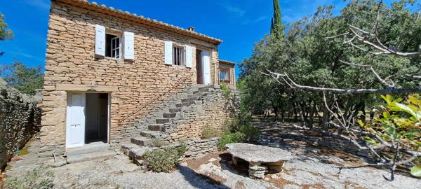 Gordes (84220) Gordes exceptionel sur 30000m2 de terrain, bergerie 152 m2 atelier bories piscine vue panoramique