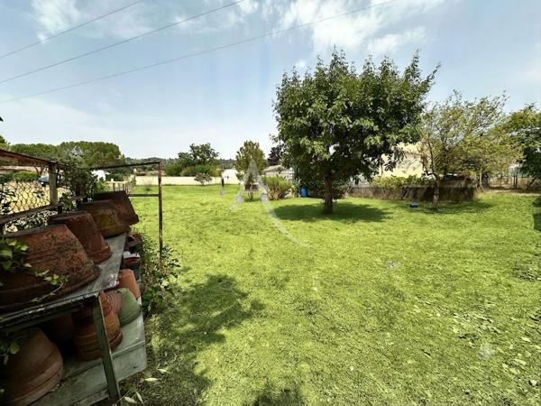 VILLA TYPE 3/4 AVEC JARDIN DE 1247M2 AU CALME AVEC GARAGES