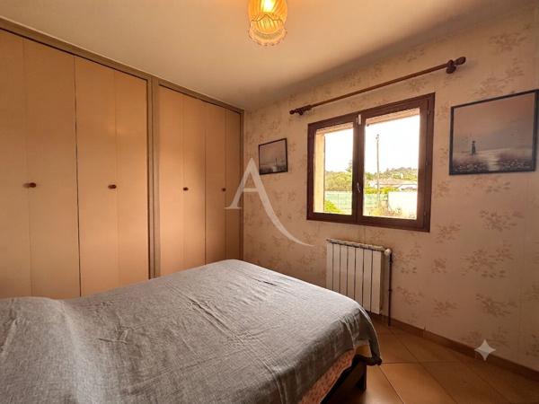 VILLA TYPE 3/4 AVEC JARDIN DE 1247M2 AU CALME AVEC GARAGES