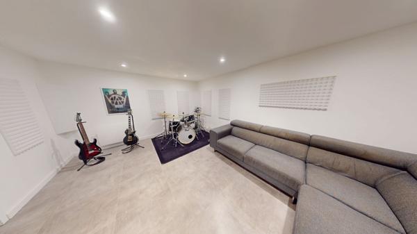 COLOMIERS CABIROL Villa d'architecte T8 255m² avec piscine et garage
