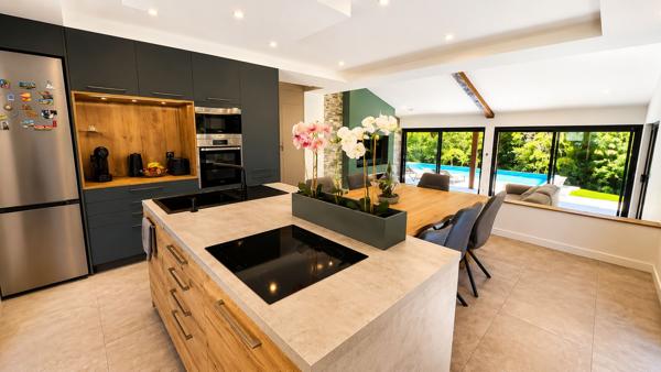 COLOMIERS CABIROL Villa d'architecte T8 255m² avec piscine et garage