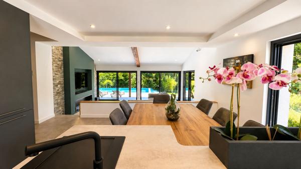 COLOMIERS CABIROL Villa d'architecte T8 255m² avec piscine et garage