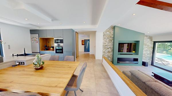 COLOMIERS CABIROL Villa d'architecte T8 255m² avec piscine et garage