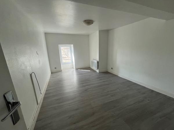 Immeuble à vendre |  Bidache |  600 m²