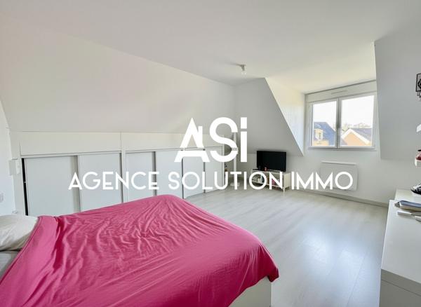 Maison Saint-pierre-la-cour 193m² 8 pièce(s) sur terrain clos de 627m².