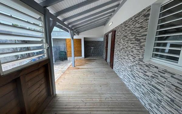 Appartement à louer    3 pièces •  Le Moule