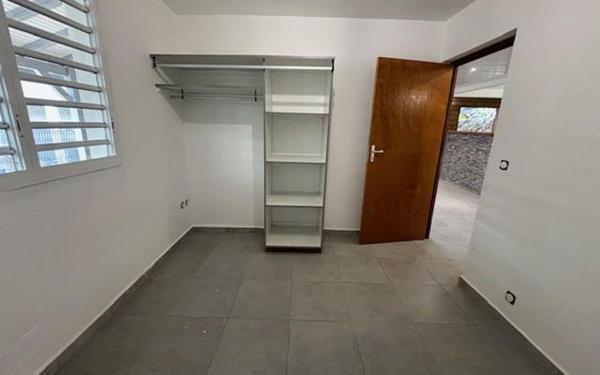 Appartement à louer    3 pièces •  Le Moule