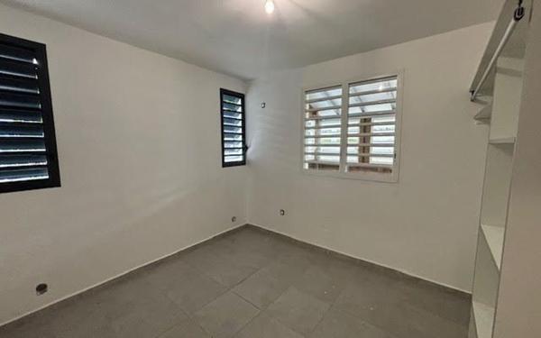 Appartement à louer    3 pièces •  Le Moule