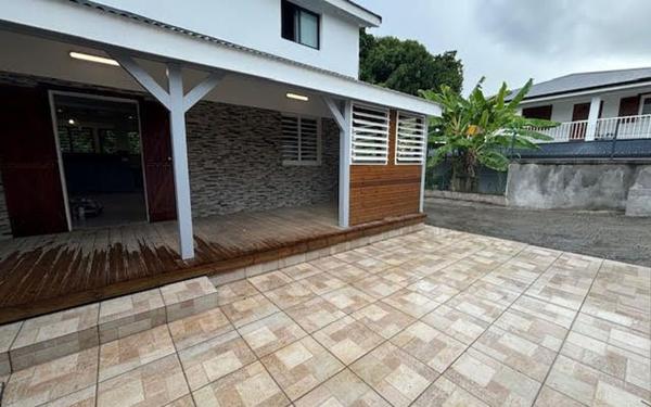 Appartement à louer    3 pièces •  Le Moule