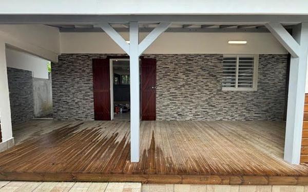 Appartement à louer    3 pièces •  Le Moule