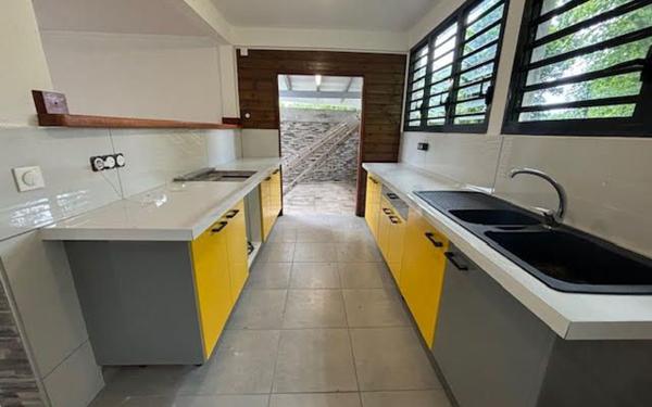 Appartement à louer    3 pièces •  Le Moule