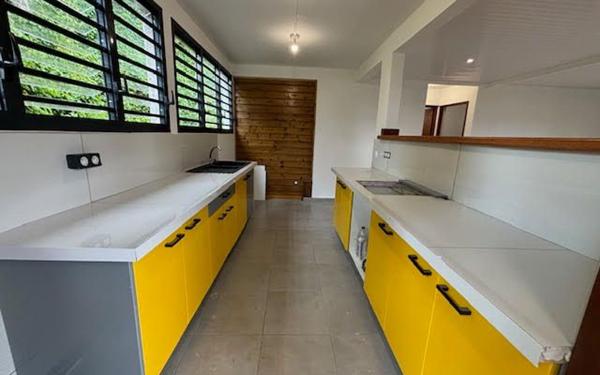 Appartement à louer    3 pièces •  Le Moule