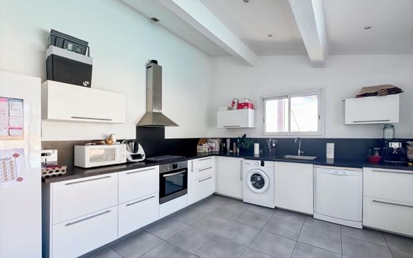 Appartement à vendre    5 pièces • 130 m2 Les Pennes-Mirabeau