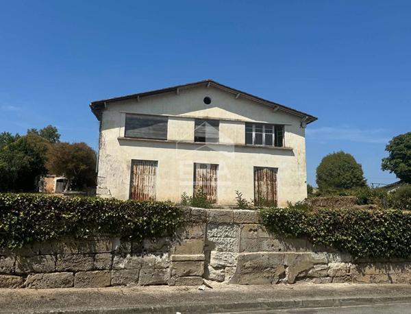 Maison individuelle ancienne à rénover de 10 pièces à Saint Antoine sur l'Isle